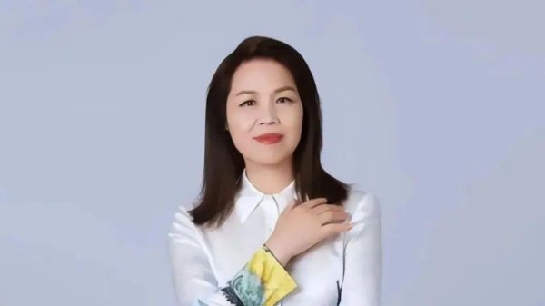 配资行业门户 211大学副校长成陕西首富